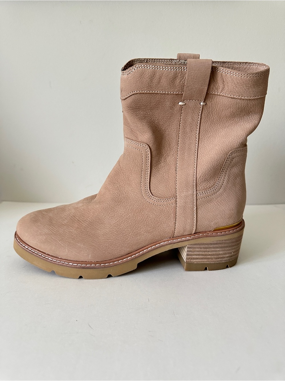 NEW Donald Pliner Endra Sand Nubuck Leather Women's Booties, Sz 9M